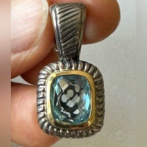 18K/925 Cushion Cut Blue Topaz Ribbed Pendant